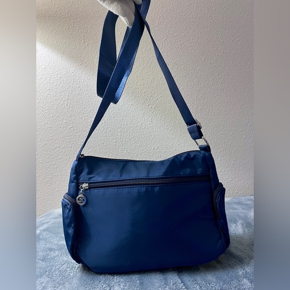 Brand New Jingpin Navy Crossbody with Adjustable Strap - plenty of pockets! - Picture 2 of 8